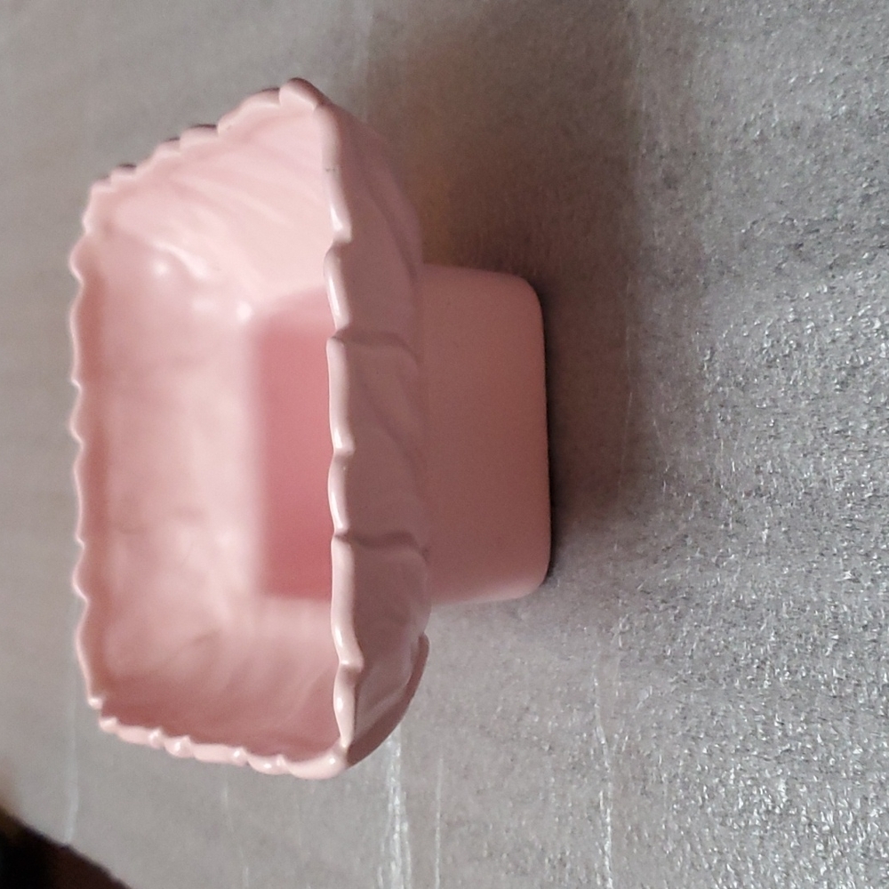 Gilner (Culver, California) Pink Planter Leaf Pattern